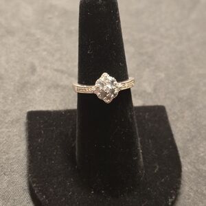 .925 Sterling Silver Pail Green Kunzite Ring Size 7